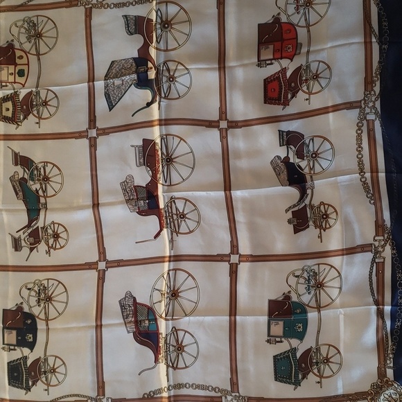 R-1226- Women's Scarf Blue Brown Red Green Cream Colors NWT - Picture 3 of 10